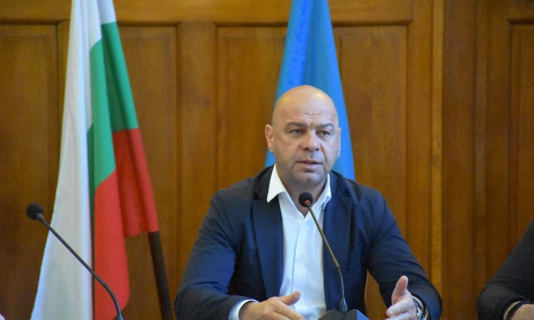 Кметът на Пловдив защити позицията си за въвеждането на по-високи такси за строителните разрешения